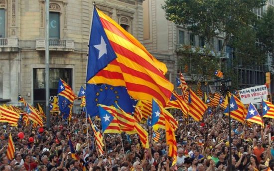 Συνταγματικό Δικαστήριο Ισπανίας: Άκυρος ο νόμος για το δημοψήφισμα στην Καταλονία