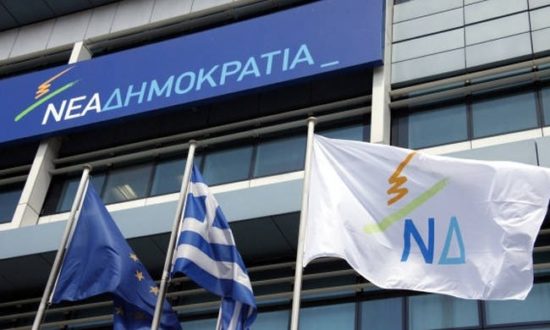 Η ΝΔ ετοιμάζει την πρόταση μομφής κάνοντας «φύλλο και φτερό» τη συμφωνία