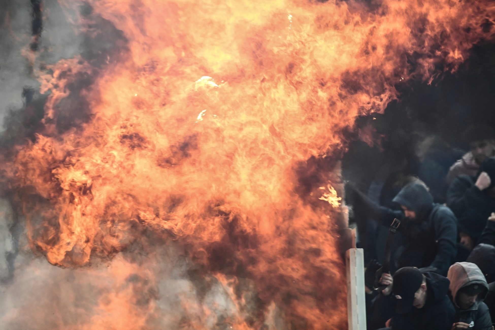 Αντιμέτωπη με βαριές ποινές η ΑΕΚ μετά τα σοβαρά έκτροπα στο ΟΑΚΑ