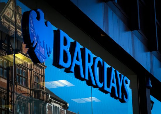Barclays: Ανοίγει ο δρόμος για την επενδυτική βαθμίδα – Τα καλύτερα έρχονται για τα ελληνικά ομόλογα