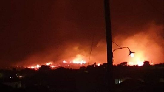 Σε ύφεση η πυρκαγιά στις Μαριές Ζακύνθου – Οι φλόγες απείλησαν το χωριό (upd)
