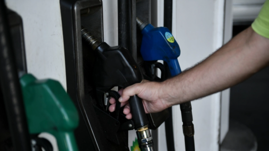 Οι αυξήσεις στις τιμές έριξαν κατά 11% την κατανάλωση καυσίμων