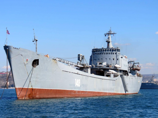 Ουκρανία: Το Πολεμικό Ναυτικό κατέστρεψε ρωσικό αποβατικό πλοίο στο λιμάνι Μπερντιάνσκ