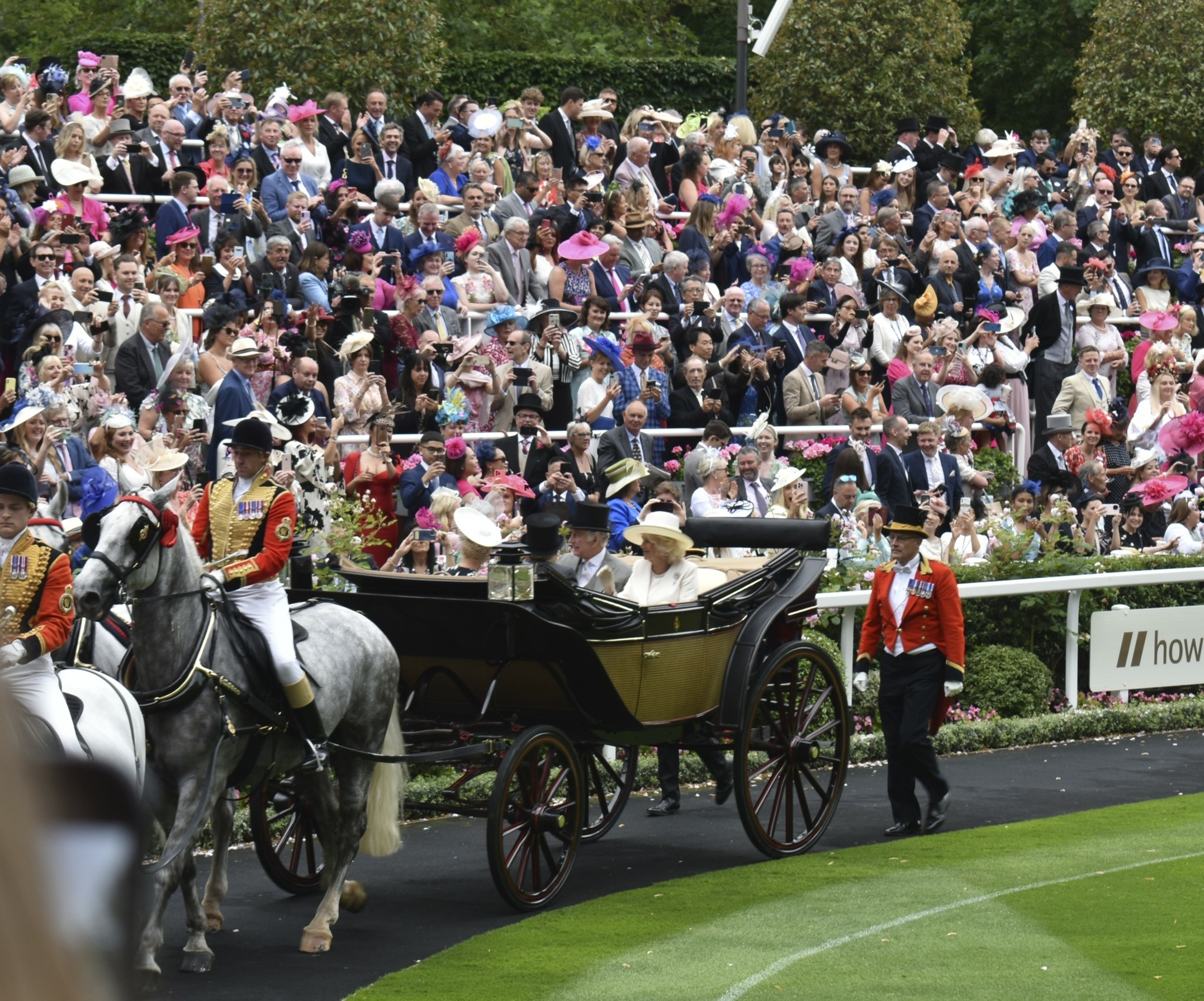 Οσα συμβαίνουν στο Royal Ascot: Παρακολουθήσαμε τους διάσημους ιππικούς αγώνες