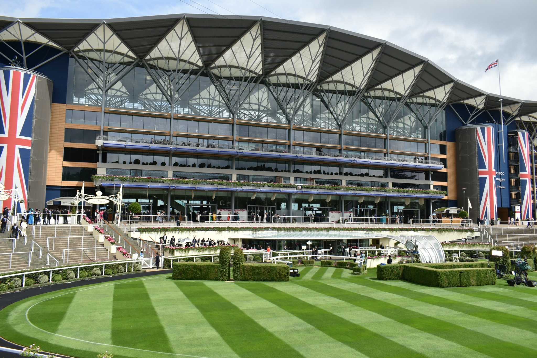 Οσα συμβαίνουν στο Royal Ascot: Παρακολουθήσαμε τους διάσημους ιππικούς αγώνες