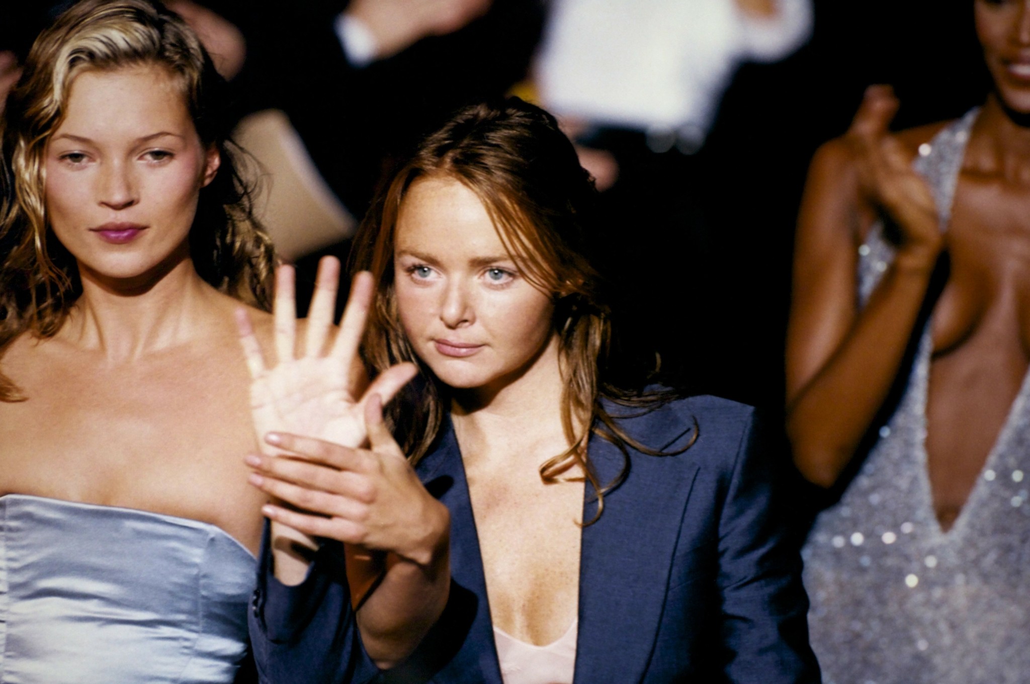 Πώς η Stella McCartney κάνει τη διαφορά ανάμεσα στους μεγάλους οίκους Μόδας