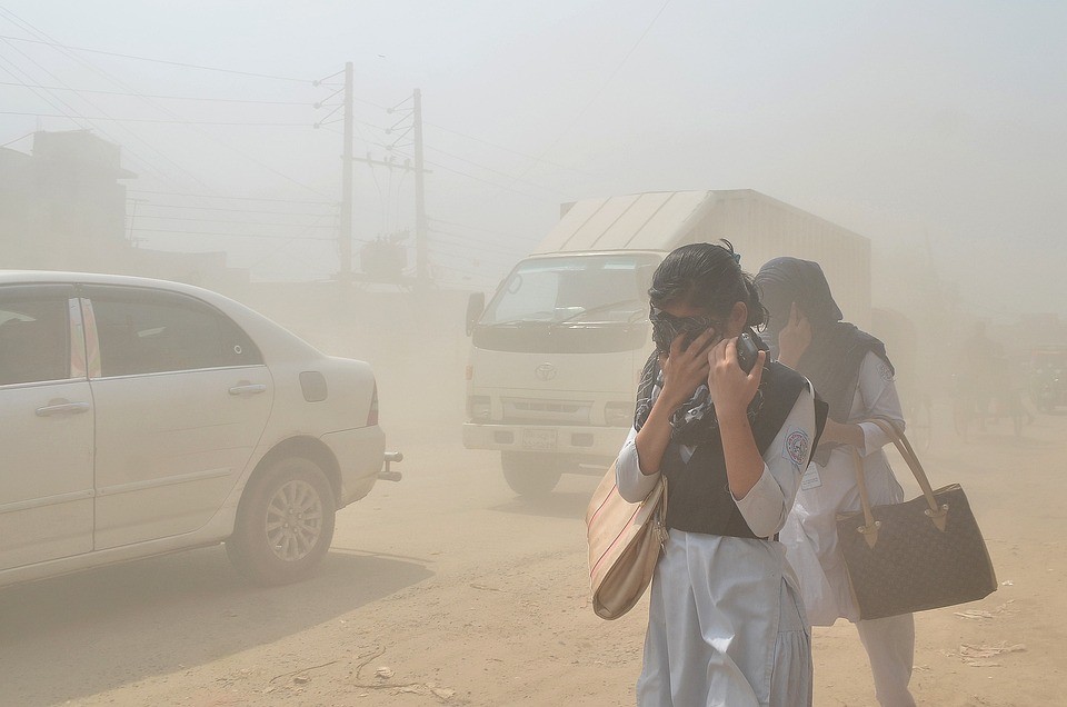 Νέο Δελχί: Κλείνει τα σχολεία λόγω σοβαρής ατμοσφαιρικής ρύπανσης