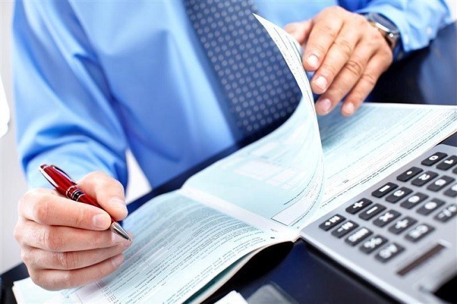 Φορολογικές δηλώσεις: Τα προσυμπληρωμένα έντυπα, οι προθεσμίες και το τεκμήριο για τους επαγγελματίες