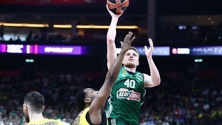 Euroleague: Στον τελικό O Παναθηναϊκός, 73-57 τη Φενέρ