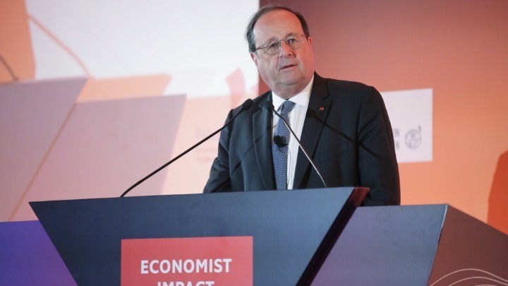 Ολάντ σε συνέδριο Economist: Απαίτηση για την Ευρώπη να θεσπίσει μια κοινή αμυντική πολιτική