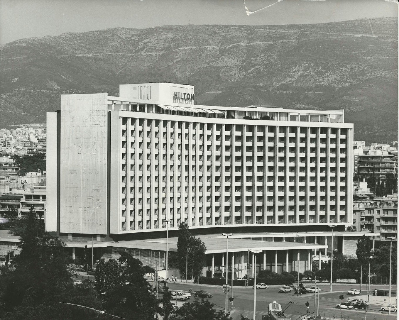 Ξενοδοχεία “Ξενία”: Η ιστορία πίσω από τον Μεταπολεμικό Τουρισμό