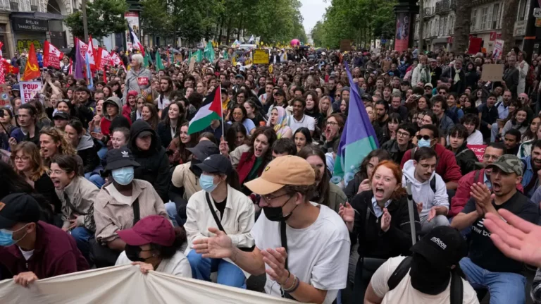 Στους δρόμους οι Γάλλοι κατά του κόμματος της Μαρίν Λεπέν