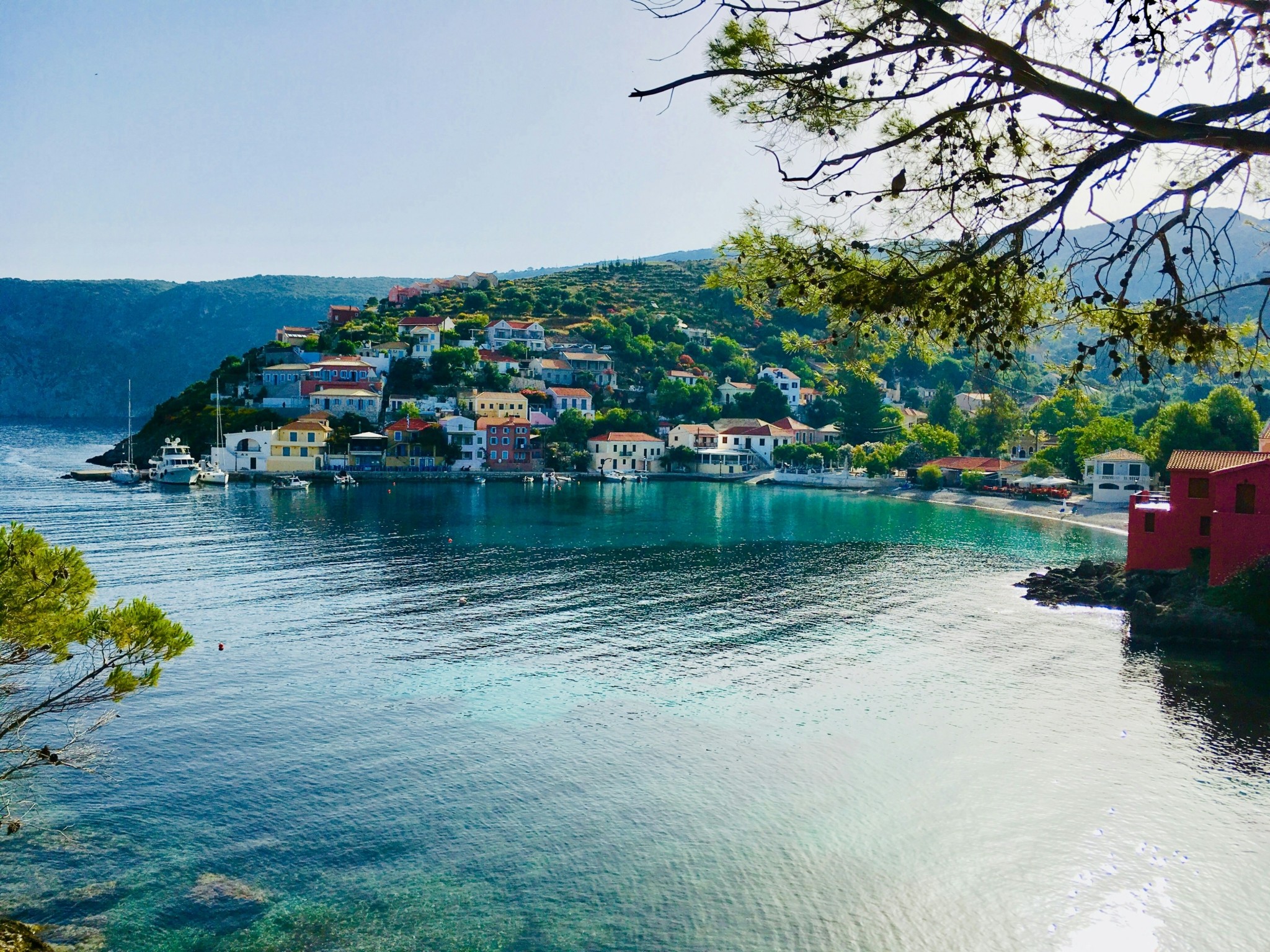 DiscoverCars.com: Ενα ελληνικό νησί στους πιο δημοφιλείς προορισμούς στον κόσμο για οδήγηση σε γραφικές διαδρομές