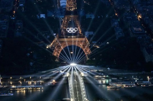 Ολυμπιακοί Αγώνες – Παρίσι 2024: Λαμπερή η τελετή έναρξης (Vid)