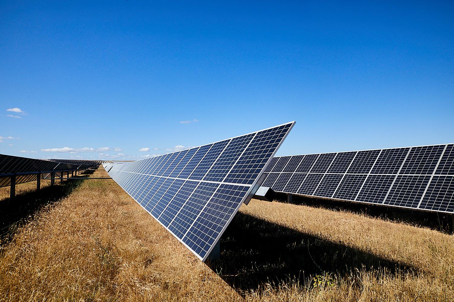 Lightsource bp: Μπαίνουν τα θεμέλια ενός από τα μεγαλύτερα ηλιακά έργα στην Ευρώπη  