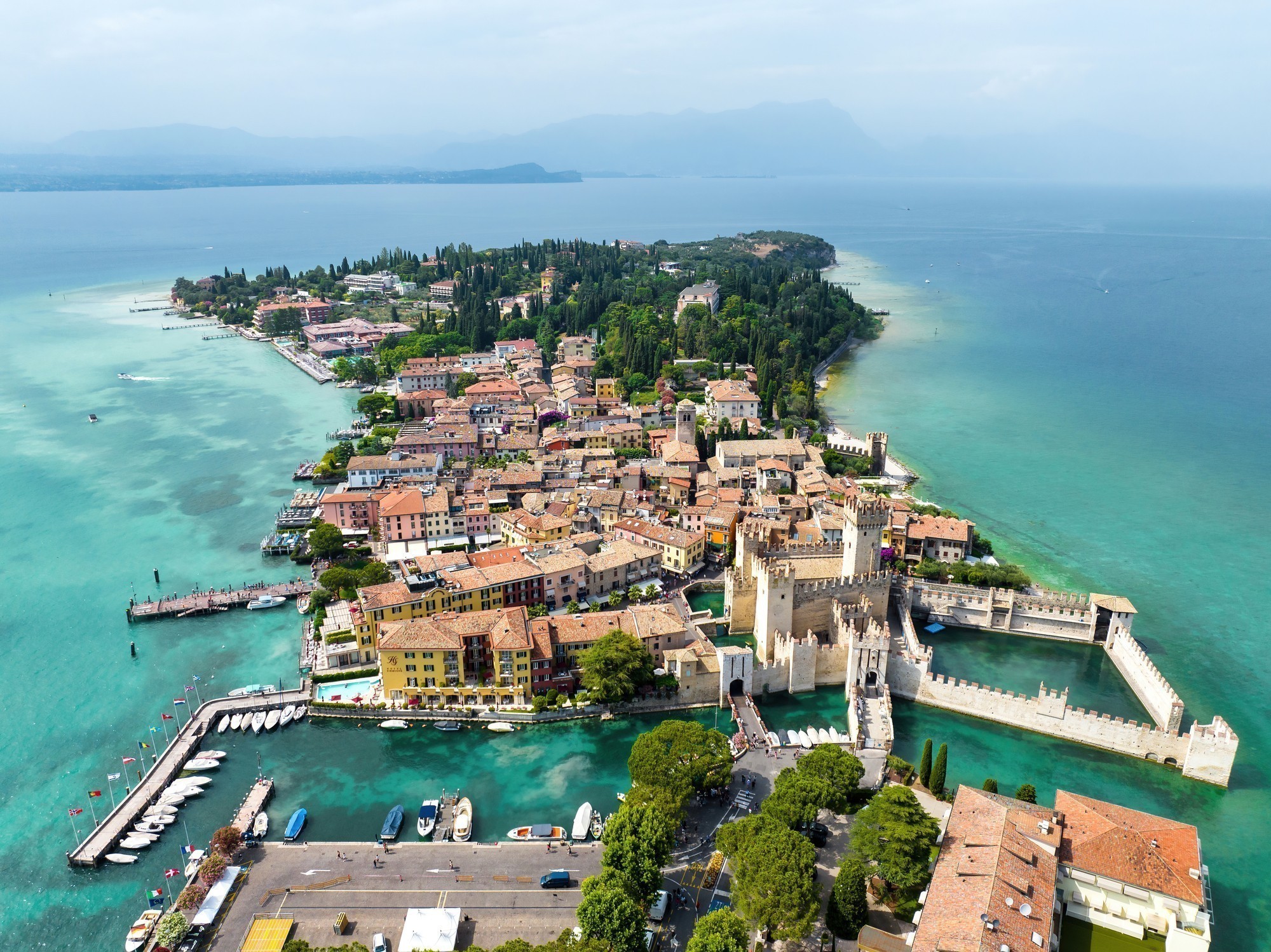 Lago di Garda: 25 χωριά γύρω από τη μαγική λίμνη του ιταλικού βορρά