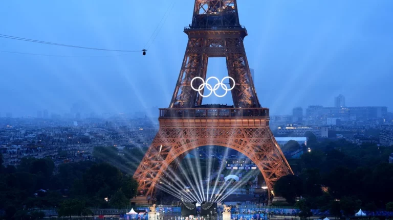 Ολυμπιακοί Αγώνες 2024 – Παρίσι: Το φαντασμαγορικό σόου – 10 αξέχαστες στιγμές από την τελετή έναρξης
