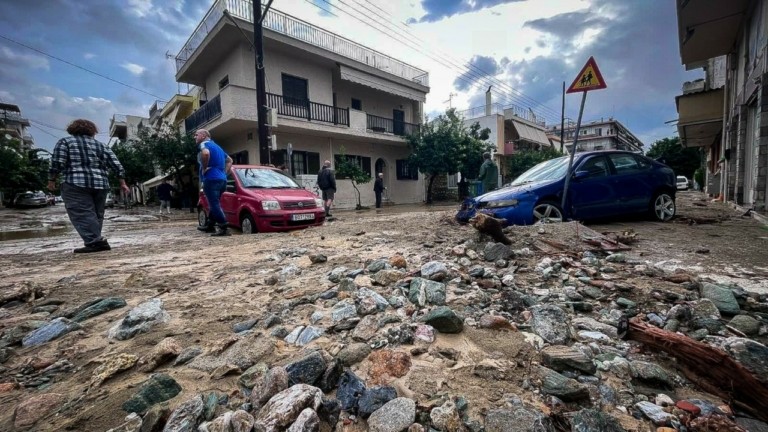 ΥΠΕΘΟ: Επεκτείνεται κατά 6 έως 12 μήνες η προστασία από κατασχέσεις και οφειλές των πληγέντων από θεομηνίες