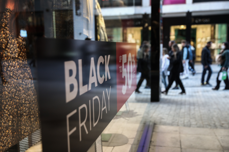 Black Friday – Cyber Monday: Ποια προϊόντα έχουν πρώτα στη λίστα για αγορές οι καταναλωτές