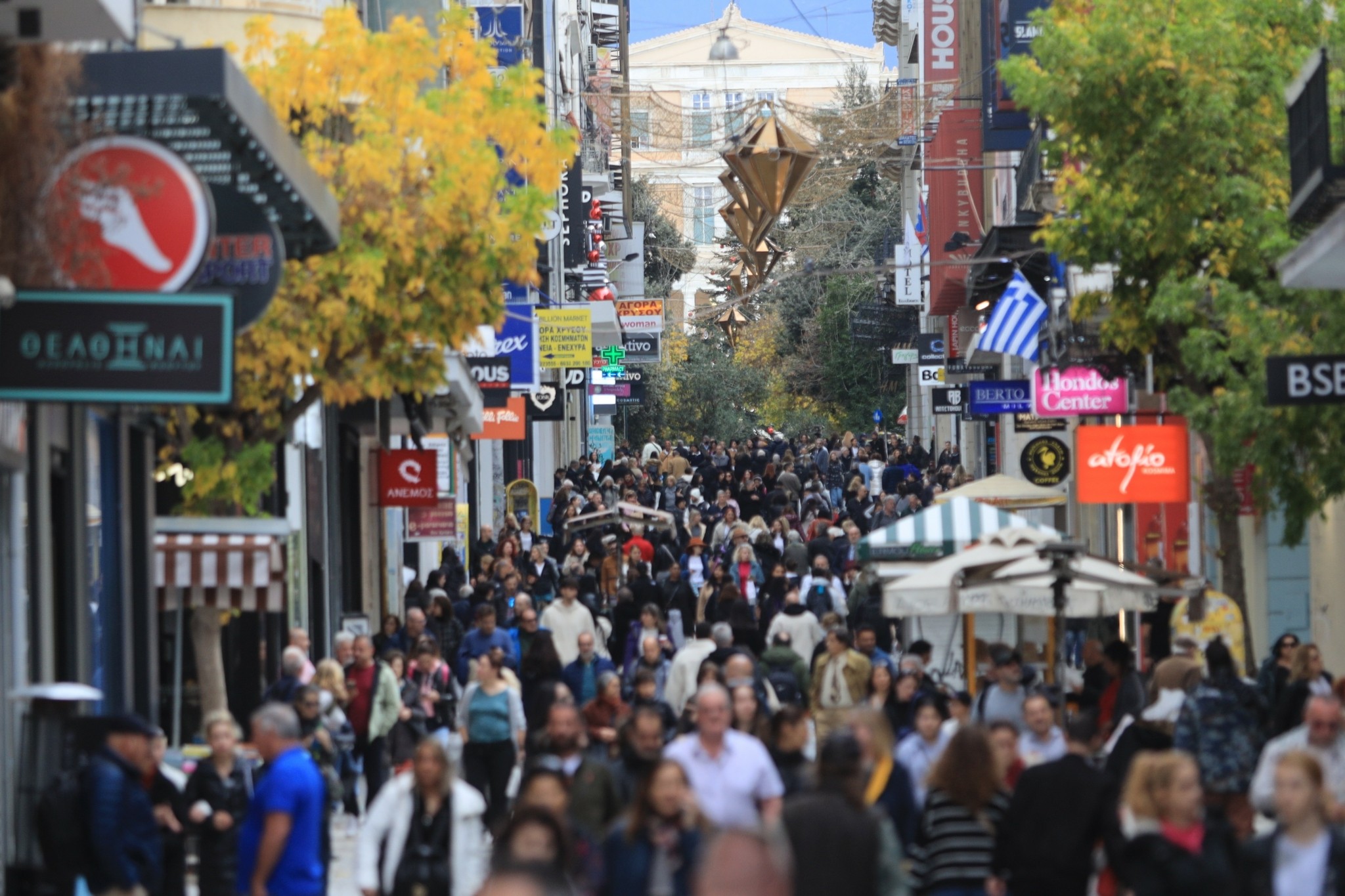 Εορταστικό ωράριο καταστημάτων: Ποιες Κυριακές θα είναι ανοιχτή η αγορά