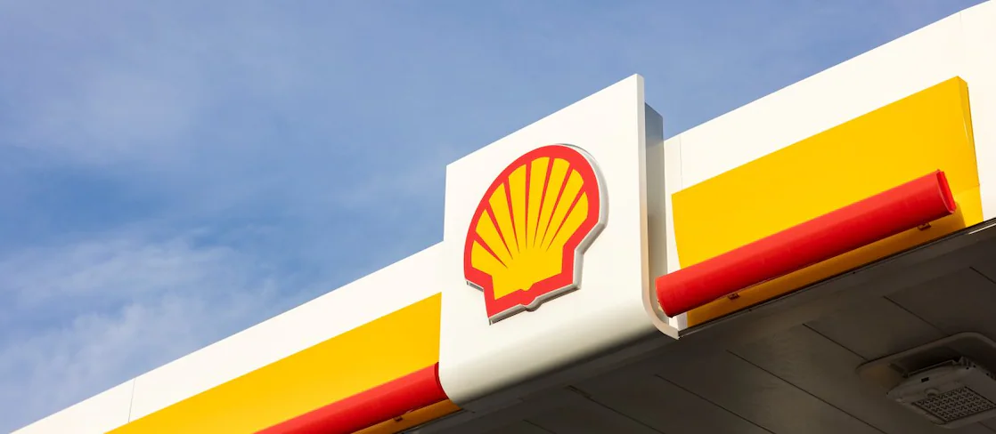 Shell: Σημαντική μείωση στα κέρδη του 2024 λόγω των χαμηλότερων τιμών του αργού