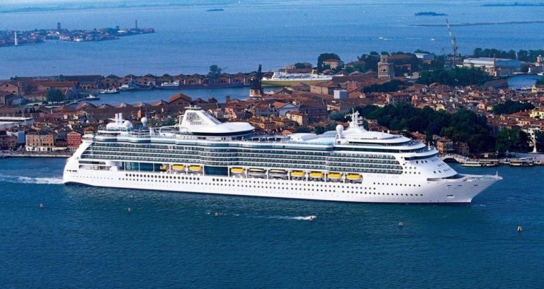 Η Royal Caribbean επιλέγει τον Πειραιά ως home port για πρώτη φορά