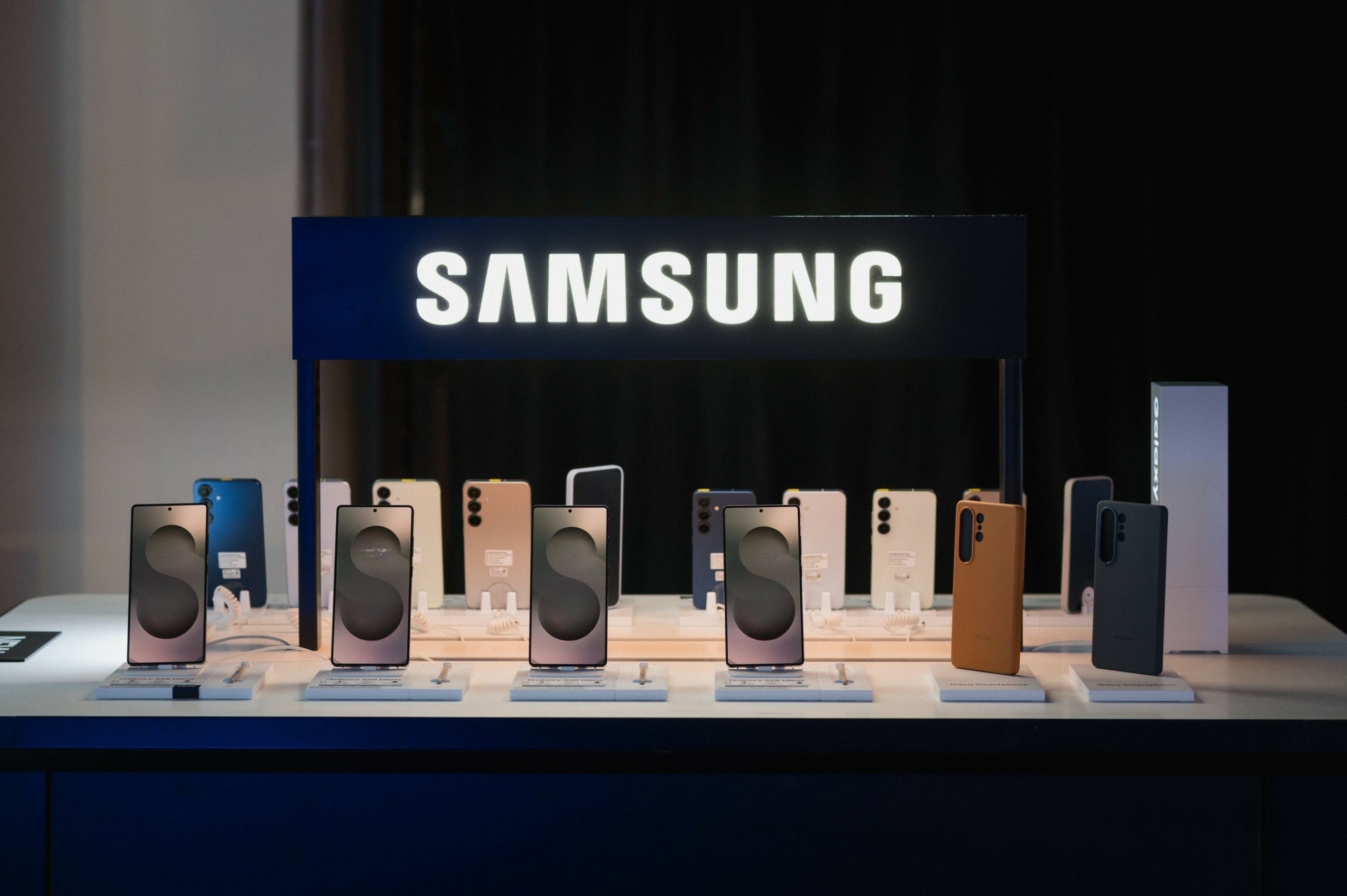 Samsung Electronics: Ανακοινώνει την επίσημη διάθεση της σειράς Galaxy S25 σε Ελλάδα και Κύπρο