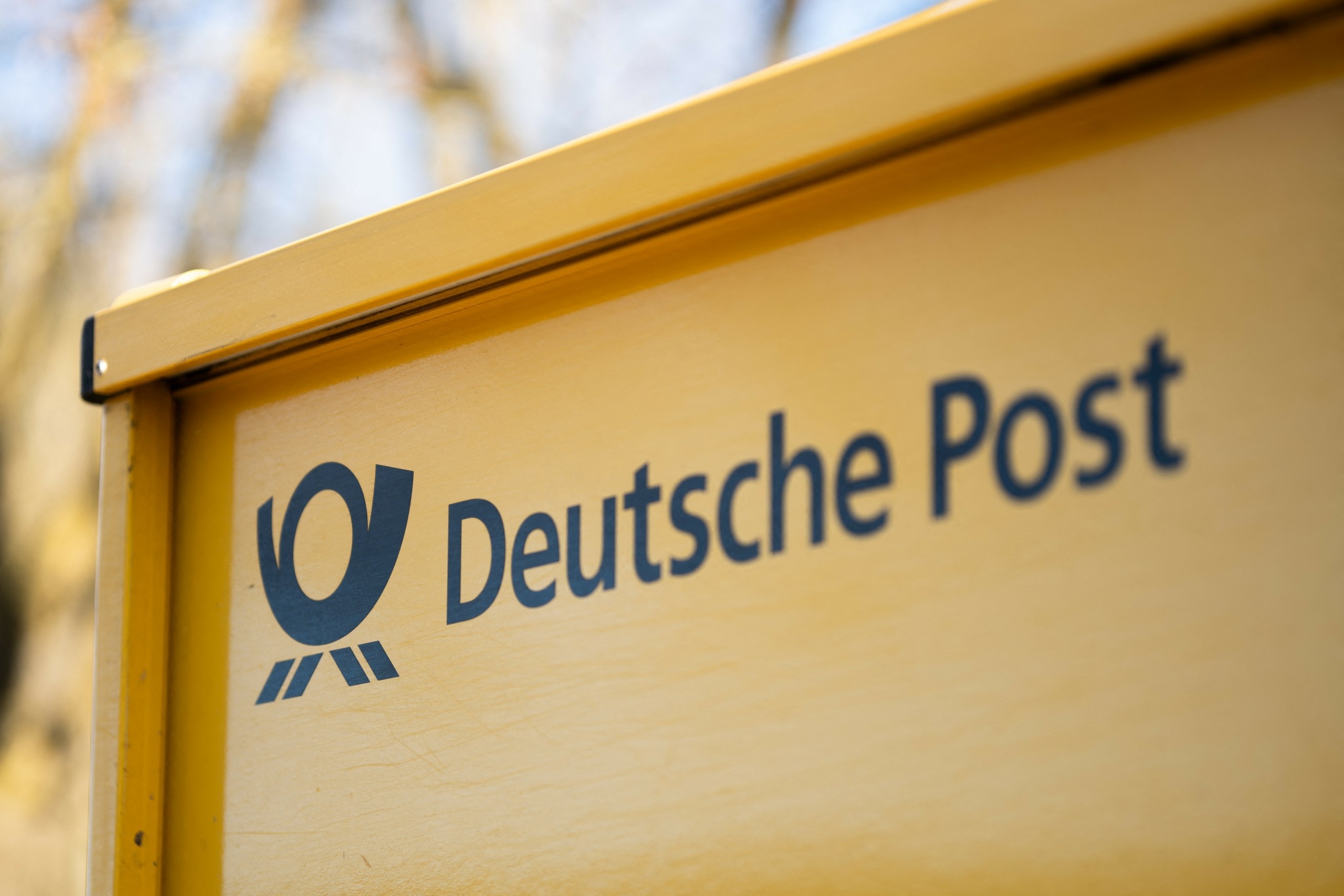 Deutsche Post: Καταργεί 8.000 θέσεις εργασίας – Προβλήματα από το αυξημένο κόστος λειτουργίας | Ειδήσεις για την Οικονομία